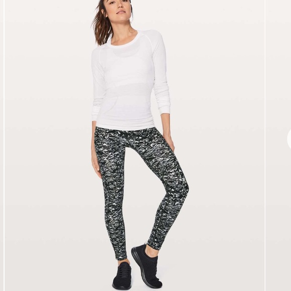 lululemon athletica Pants - • Lululemon • Fast & Free 7/8 Tight II *Nulux 25" Liquid Platinum Alpine White 4